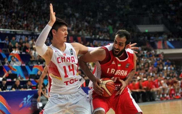 cctv5现场直播中国男篮对伊朗男篮,王哲林对哈达迪视频