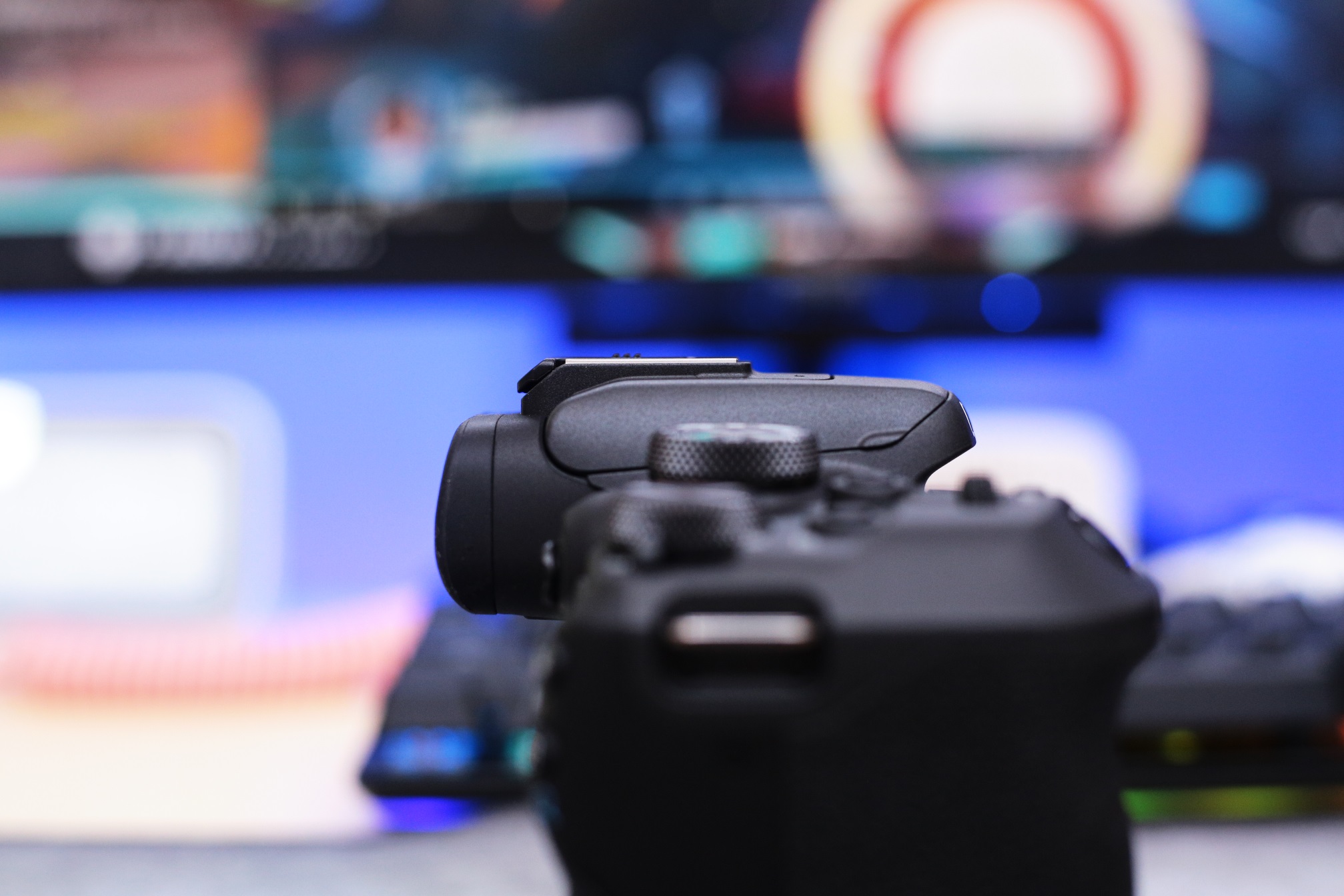 佳能5d3和佳能r10哪个好,佳能5d3和佳能r10对比