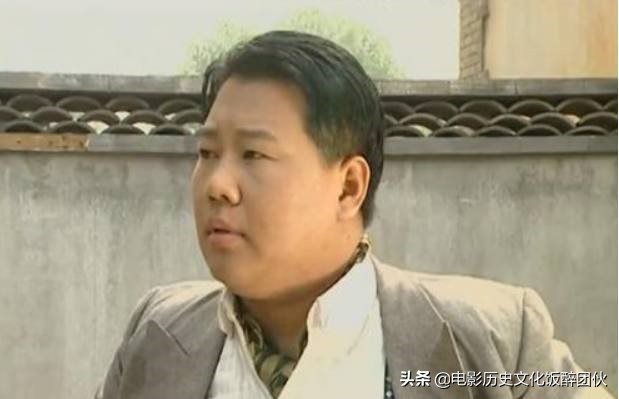 侯耀文收郭德纲为徒的原因,郭德纲拜侯耀文当师傅被众人排挤