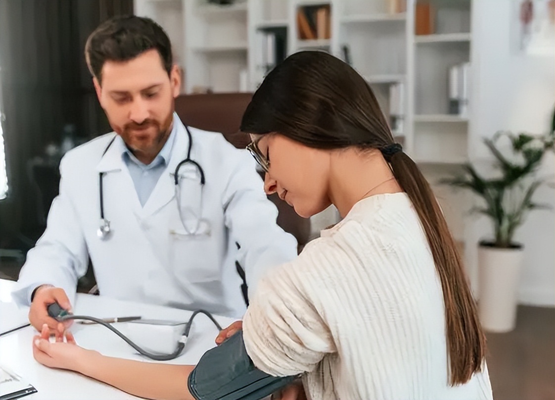 胆囊结石有什么症状及危害,胆囊结石并发症有哪些