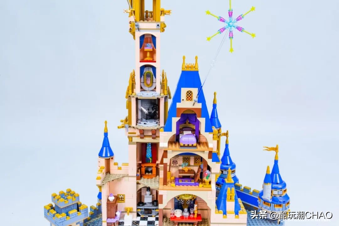 和迪士尼城堡一样高的乐高,和迪士尼乐园相似的城堡