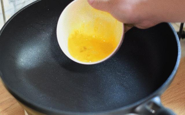 九阳大磨王不粘锅二代锅底掉皮,九阳大磨王不粘锅无油煎蛋