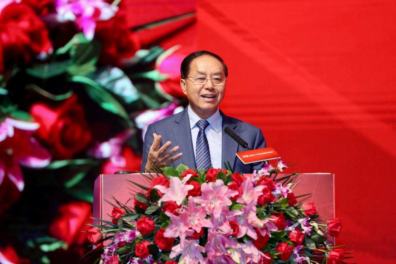 穷小子打工成了千万富翁,穷小子靠打工为生