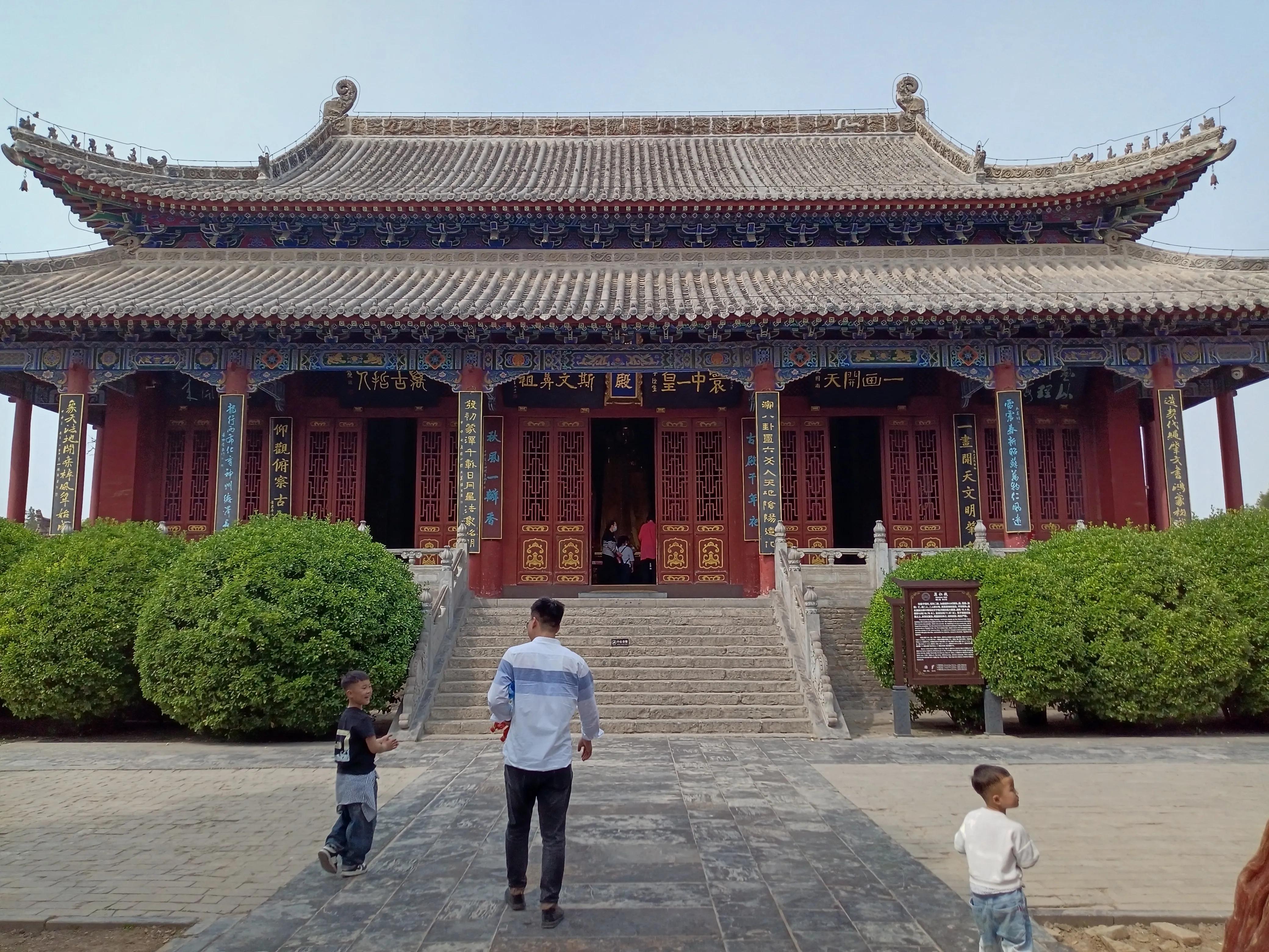 瞻仰胡氏受姓始祖公满陵墓及观光沿途景物