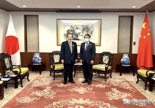 大阪齿科大学代表团到驻大阪总领事馆表敬访问