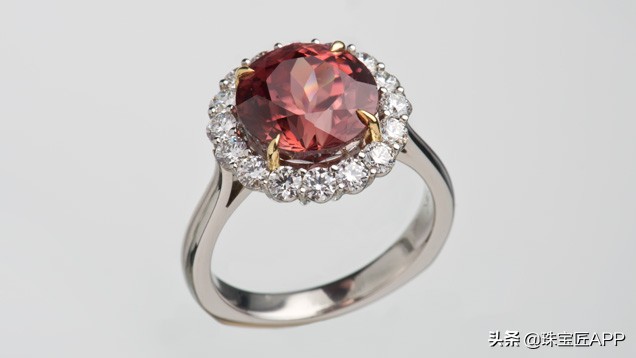 天然锆石有火彩吗,真正的天然红锆石长什么样