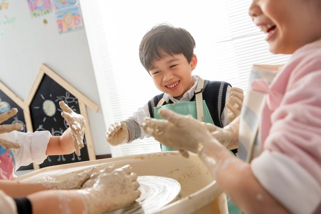 加强职业教育的优势,发展职业教育对青少年的启示