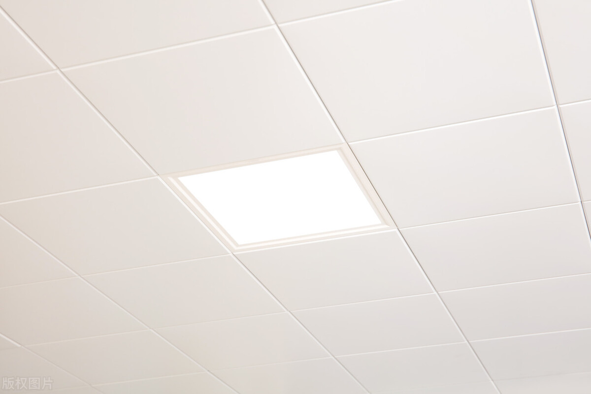 卫生间铝扣板吊顶选什么样子的,卫生间铝扣板吊顶如何装出高级感