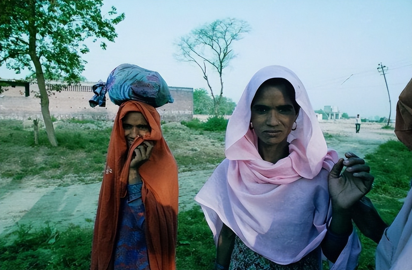 揭秘印度“圣女”真实生活：十几岁就沦为高级僧妓，结局孤独终老