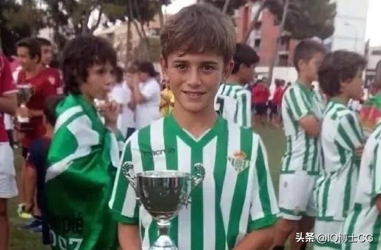 西班牙加维世界杯首秀,西班牙18岁小将加维5个球