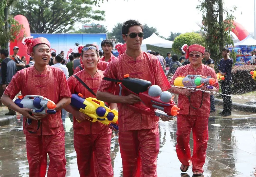 云南四月各地泼水节狂欢全攻略,2023年什么时候开始过泼水节