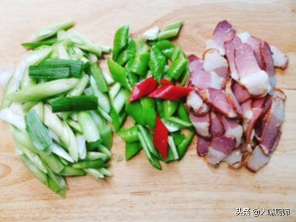 炒腊肉放油不,豆腐干炒腊肉的做法腊肉不咸