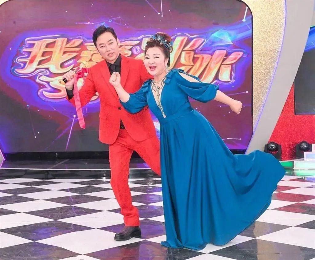 独生女惨死25年，做15次试管、被骗上千万，她是怎么熬过来的…