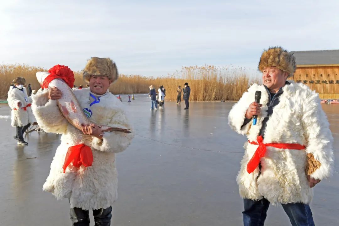 赛马场冰雪嘉年华,舞狮群狮表演比赛