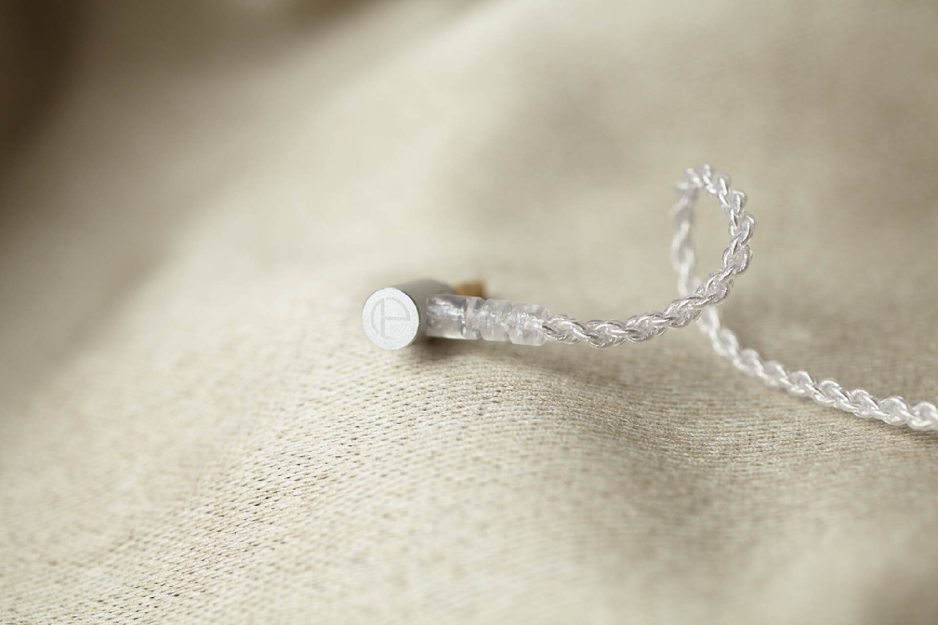 trn玄武入耳式有线耳机测评,trnst1圈铁耳机评测