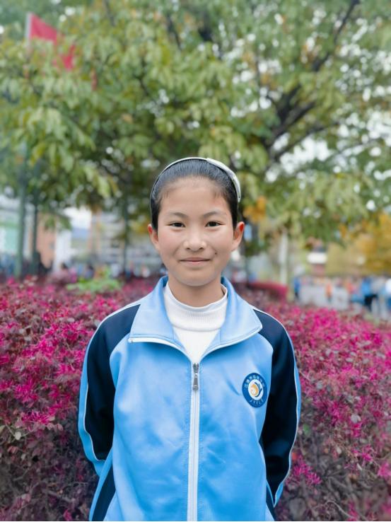 小学小升旗手自我介绍,我是光荣的升旗手视频