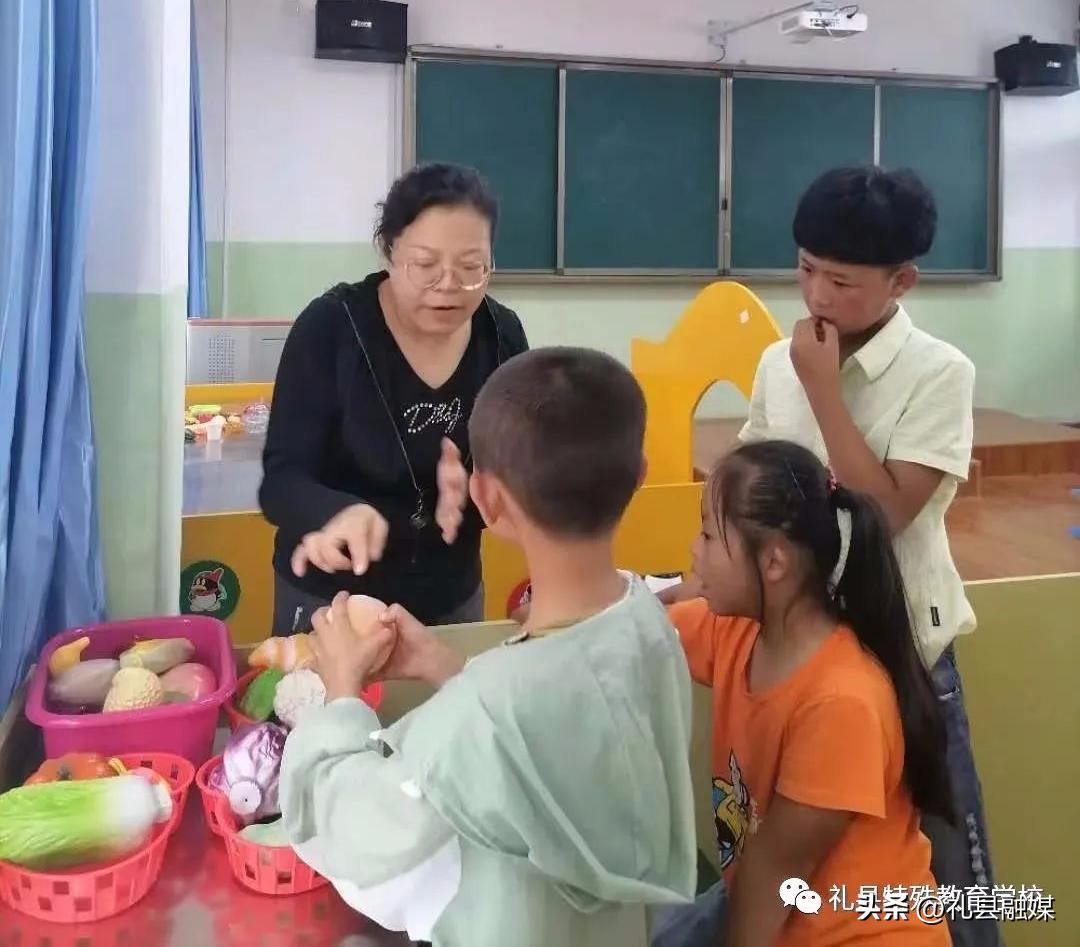 鐖卞績娴囩亴闈欏緟鑺卞紑,鐢ㄥ績鑱嗗惉闈欏緟鑺卞紑鐗规畩鏁欒偛瀛︽牎