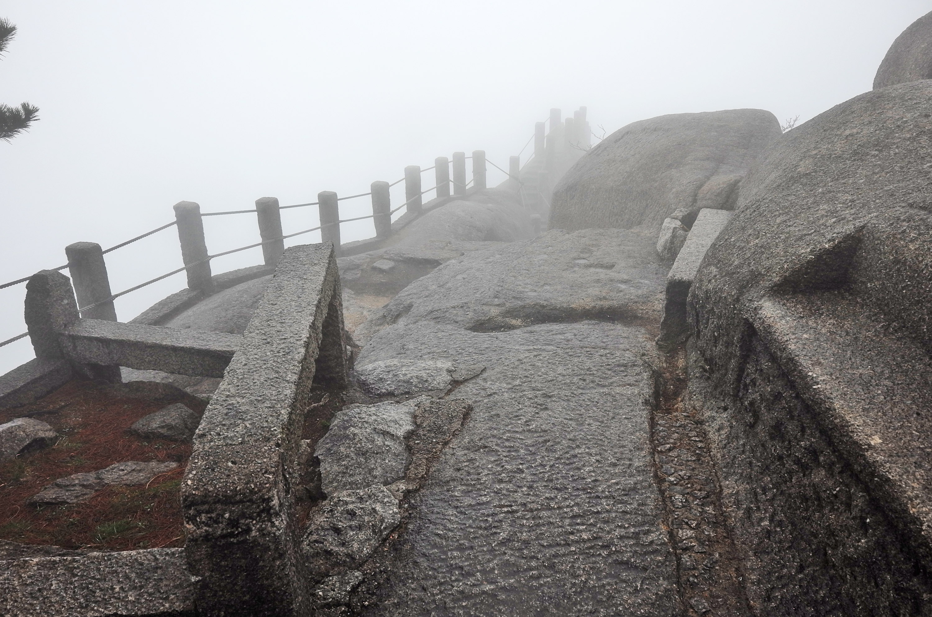 黄山慈光阁到玉屏楼步行多久,爬黄山从慈光阁开始的攻略
