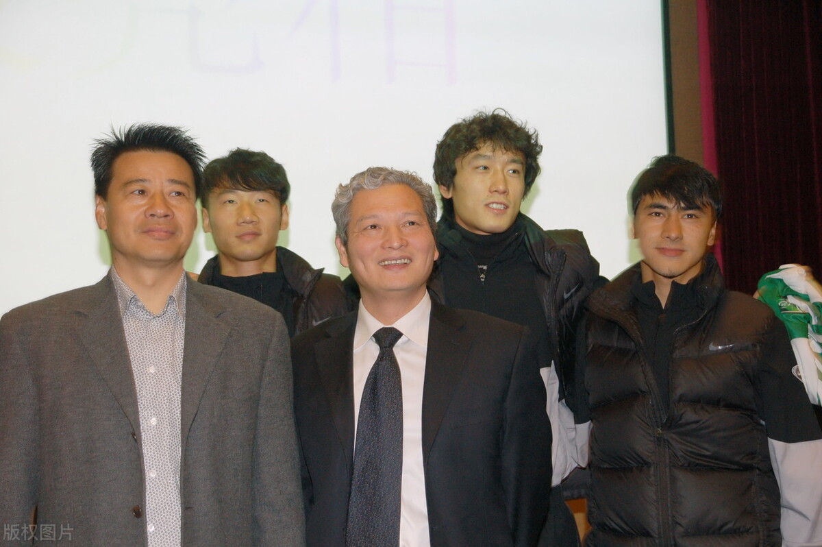 一别两宽后续,荣昊离开绿城了吗