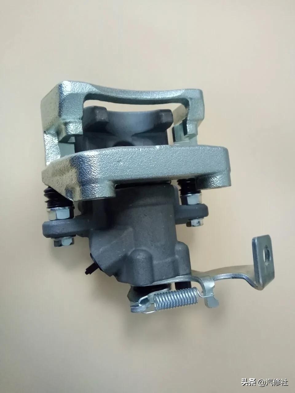 汽车手刹拉了还溜车,手刹拉紧了还是溜车是什么原因