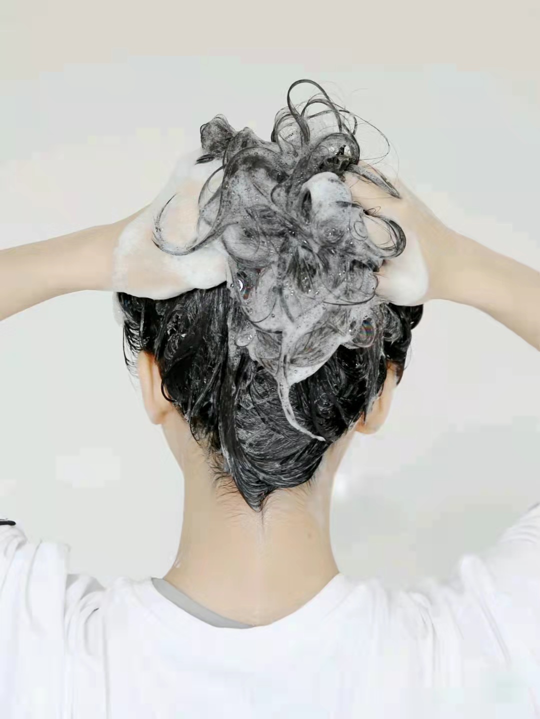 用什么洗头可以增加头发量,洗头小技巧顺滑又好洗