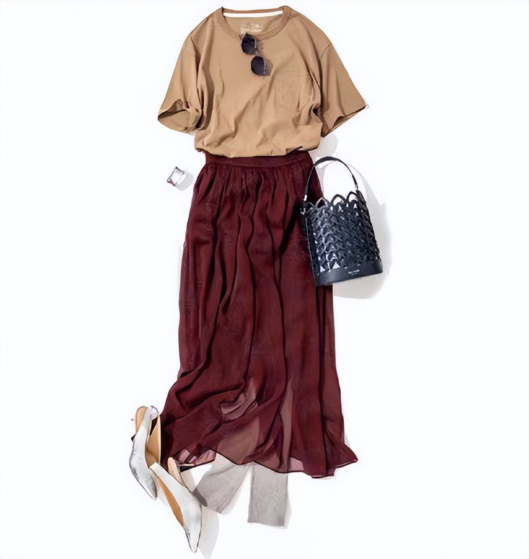 夏天穿衣颜色配色表大全,夏天穿衣如何配色经典又高级