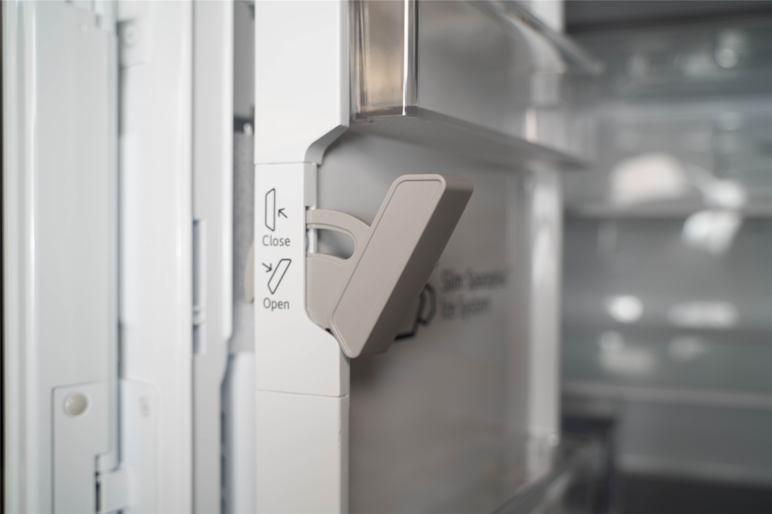 让我恩宠有加的冰箱是啥样的？LG敲一敲制冰冰箱测评体验