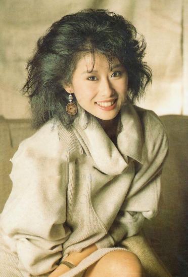 梅艳芳和叶倩文谁的气场大,叶倩文60岁仍唱功惊人