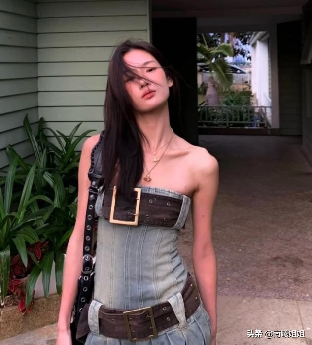 洋气网红爆款牛仔裙显瘦,抖音最火夏季牛仔裙时尚减龄