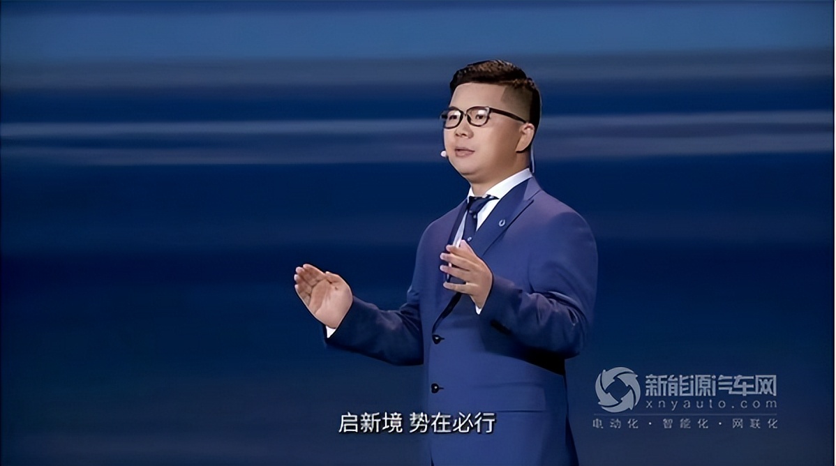 腾势d9创始版四座车型亮相,家用mpv新选择腾势d9预售45万起