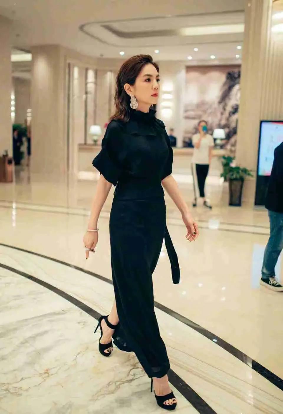 ella陈嘉桦恋人未满初舞台完整版,陈嘉桦浪姐4首秀舞台