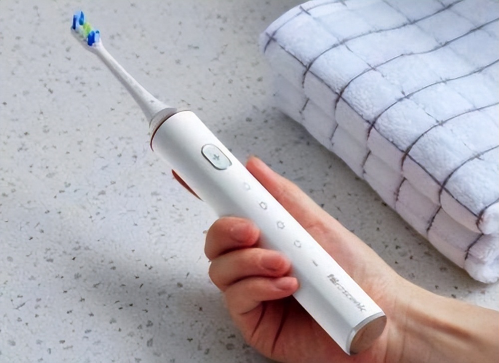 电动牙刷好与坏的区别,便宜的电动牙刷有什么危害