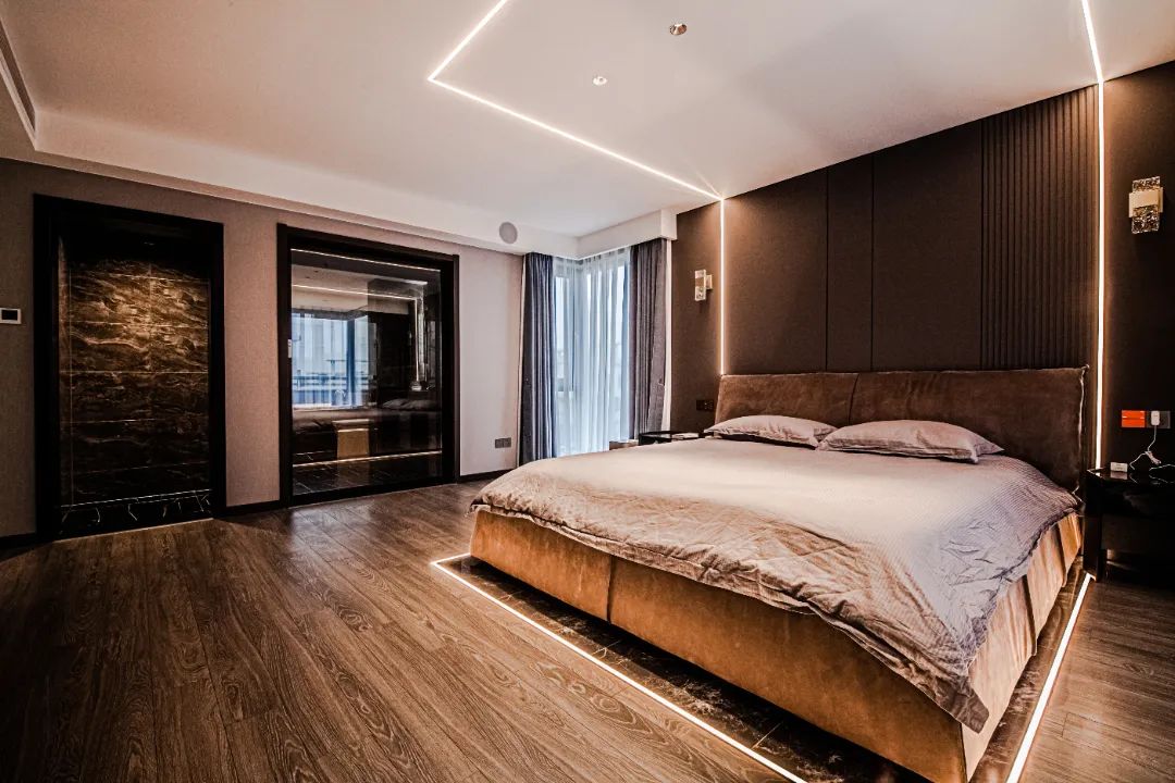 5.6米客厅餐厅一体横厅效果图,横厅客厅餐厅阳台一体装修实景图