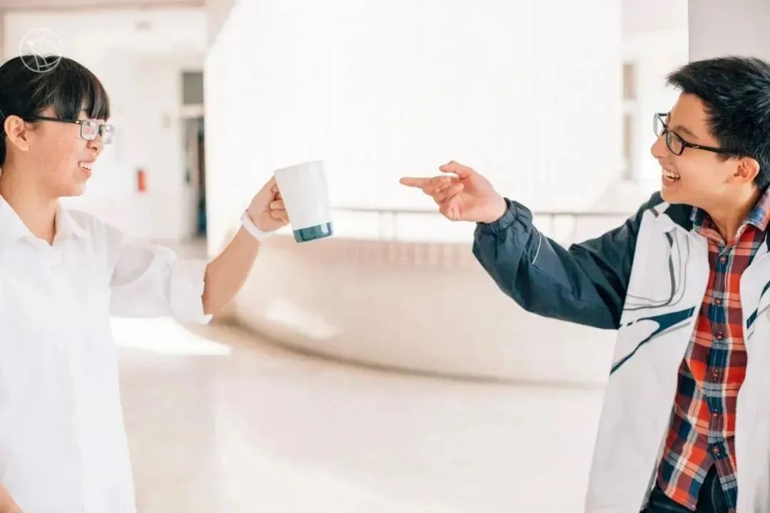 这个校园“*拍偷**狂魔”,拍下了95后的绝版青春