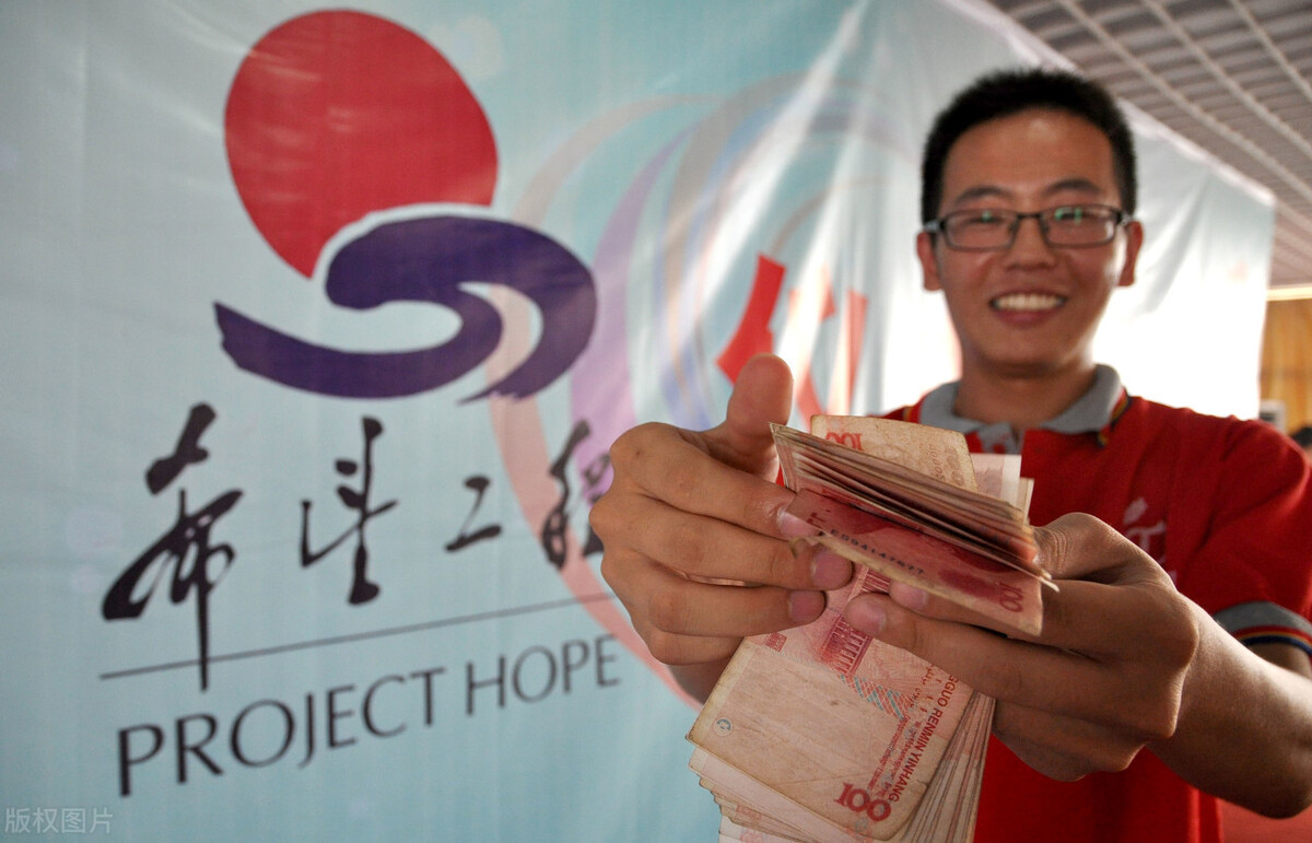 上大学有必要焦虑吗,上大学学费和生活费