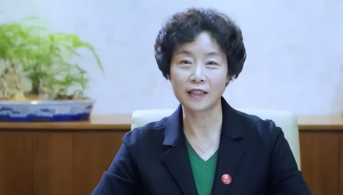 买190平房子藏赃款，满柜爱马仕和金条，青海女巨贪的奢侈品人生