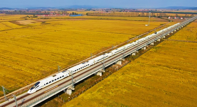 中国高铁巅峰有多强大,高度发达的中国高铁