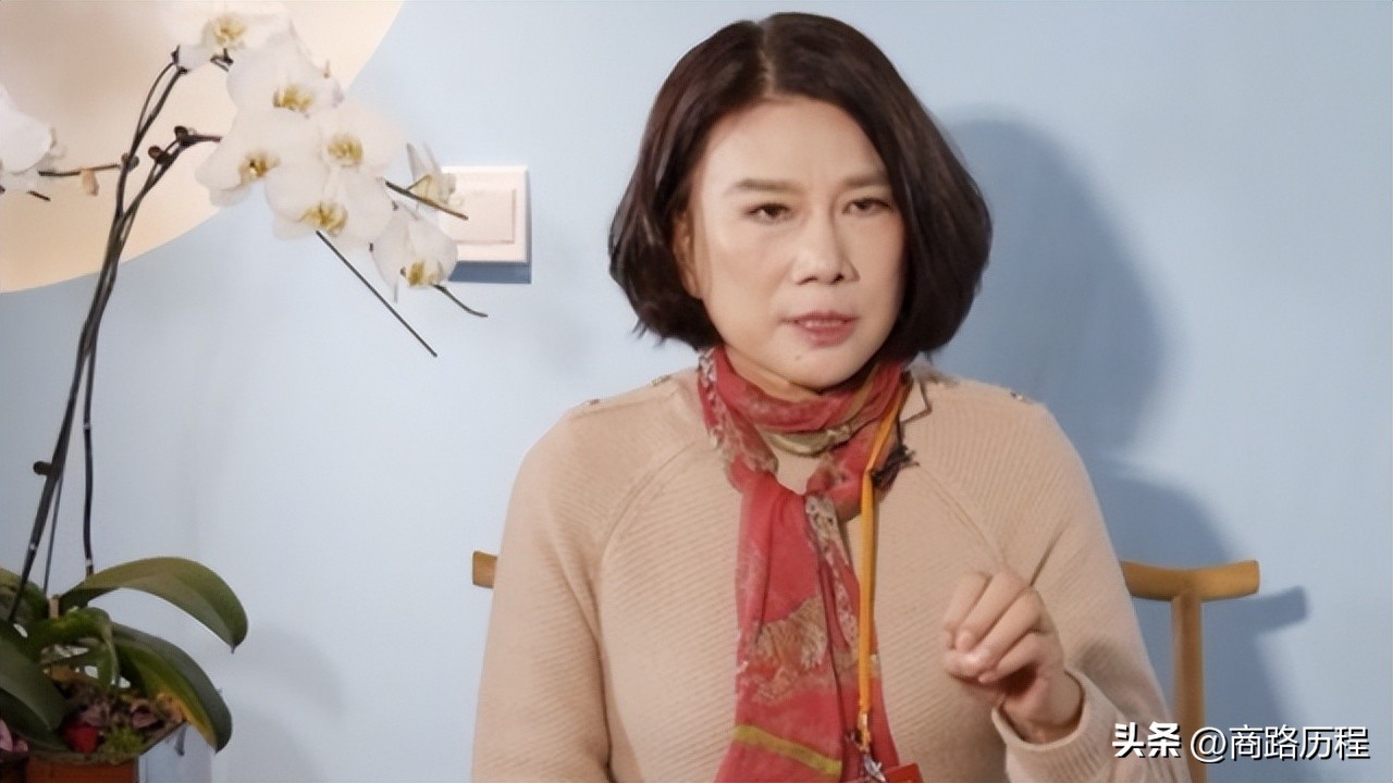 董明珠的创业经历简介,董明珠从一个家庭变成铁娘子