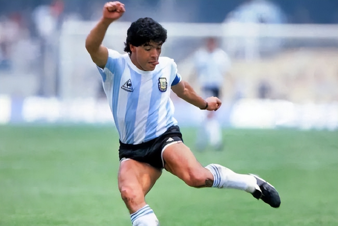 三代球王都是谁,三代球王都是左撇子