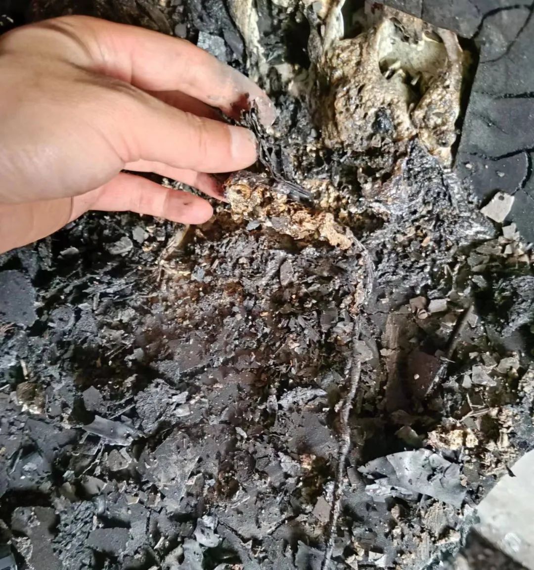 手机充电引发的火灾注意事项,手机充电发生火灾全过程最新