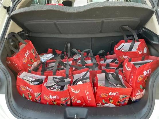 吉祥馄饨充值200赠的全家福,吉祥馄饨情侣