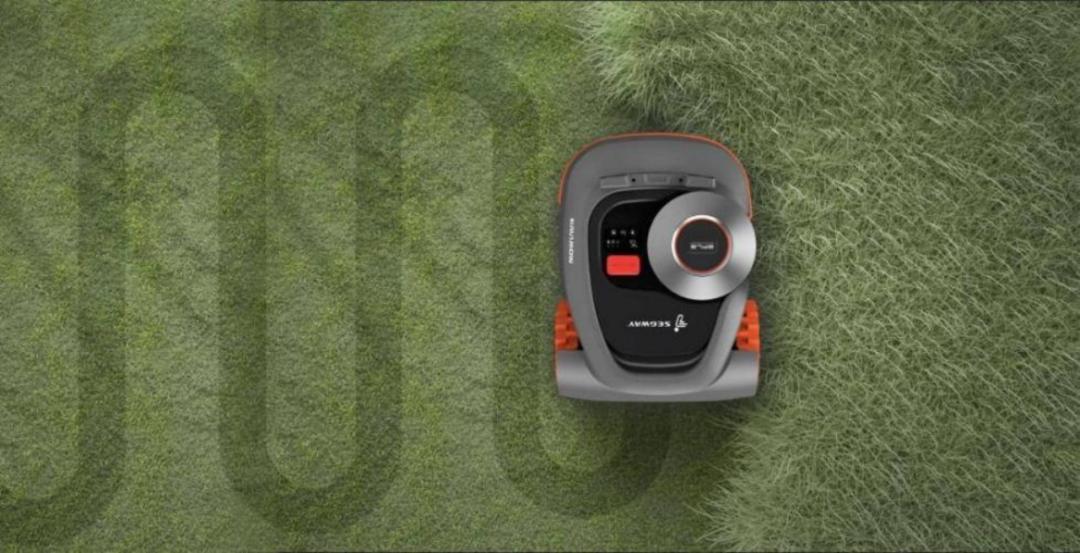 资本热捧，新老势力角逐，割草机器人是一条好的赛道吗？