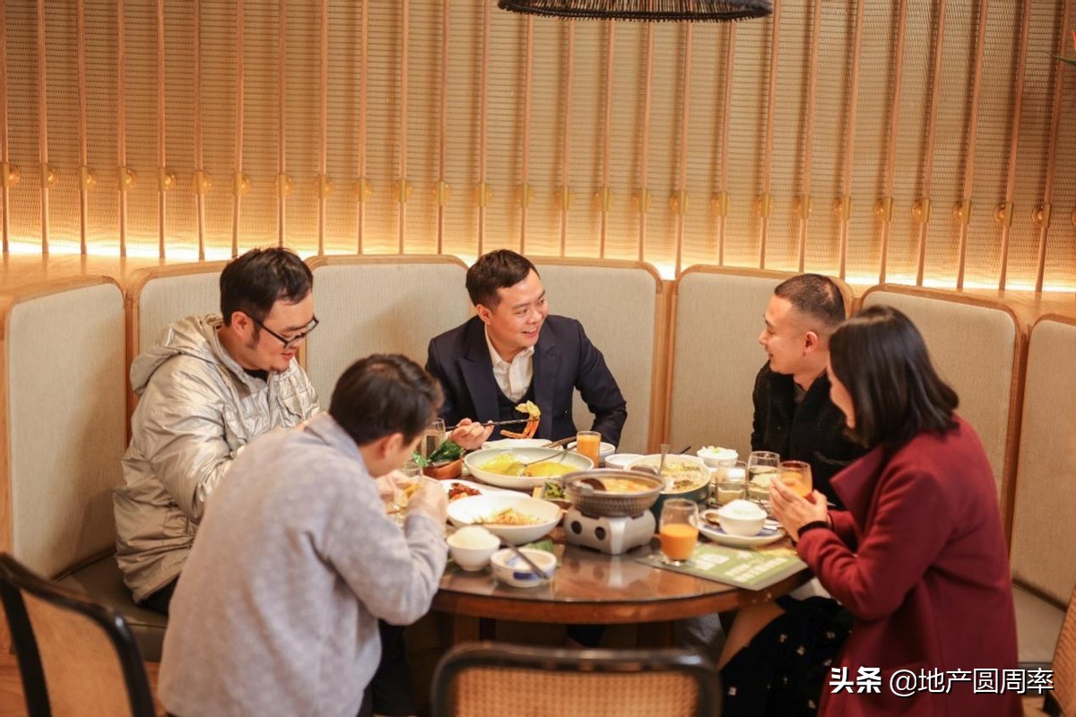 龙湖商业街系列,龙湖第一家商场