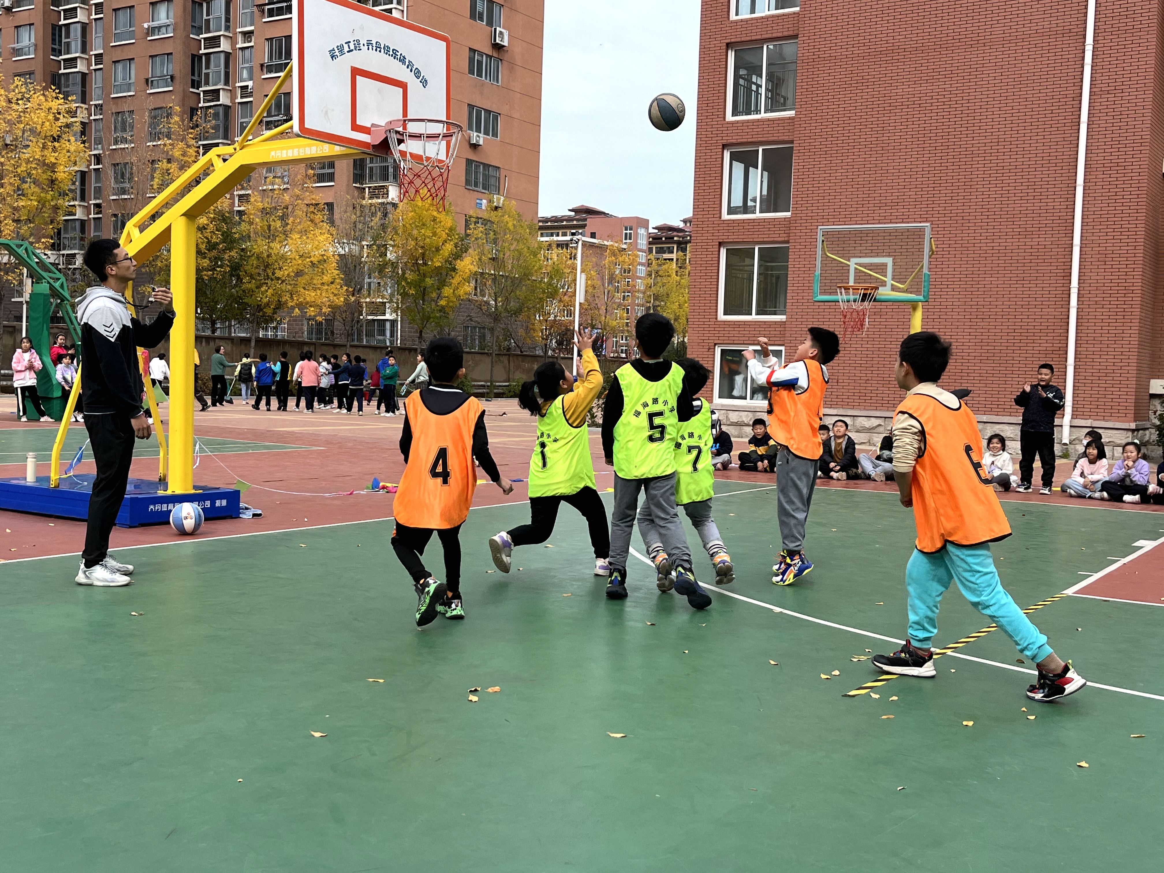 福海路小学举办首届“校长杯”篮球赛