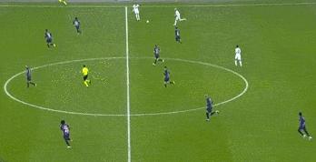 半场射门13-2,半场射门1-9