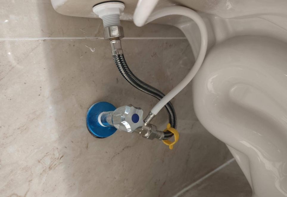 坐便器老是有响声怎么回事,坐便器下水管有响声怎么办