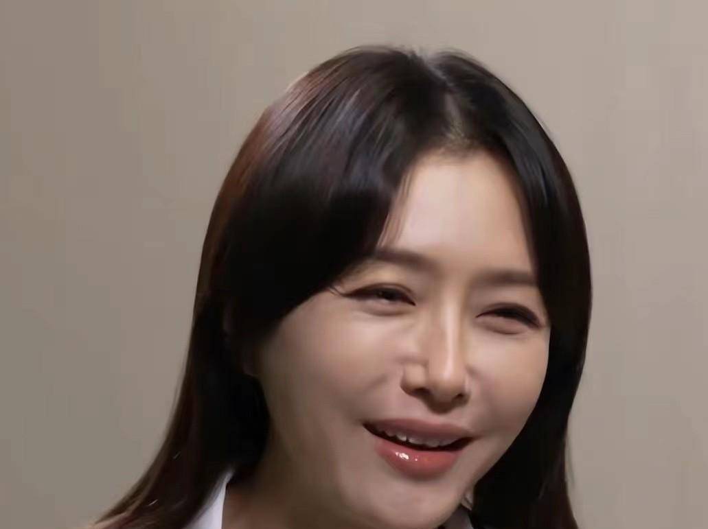 哪几个女明星的鼻子不好看,鼻子不好看的十大女星