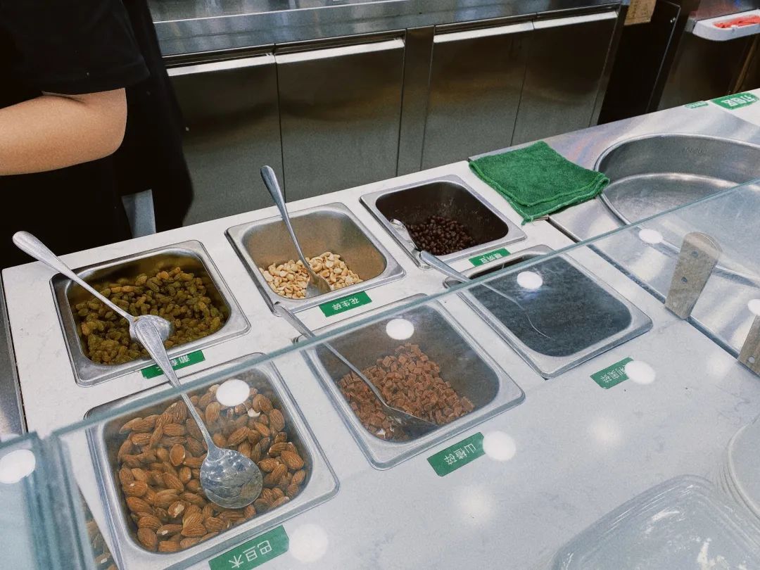 探访|一杯“冰”起家，开出220家店，他在下沉市场做了22年