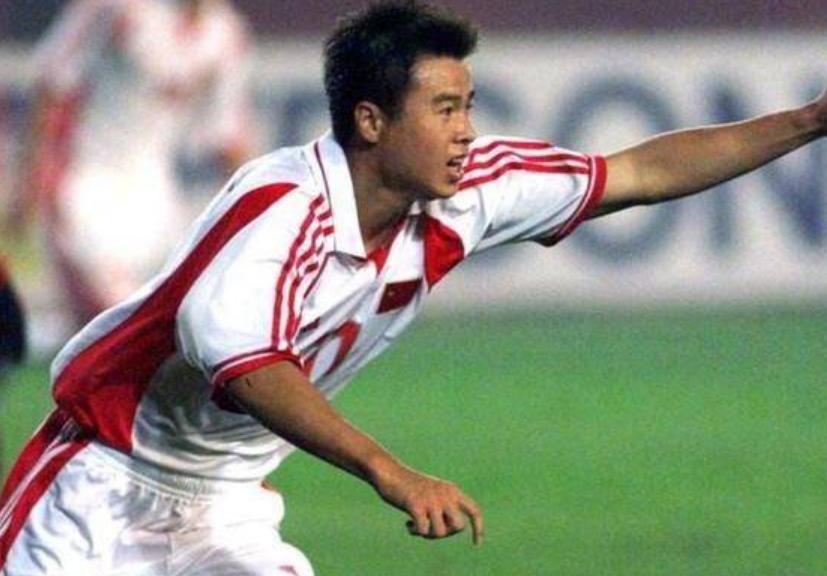 足球天才被相中,足球神童长大