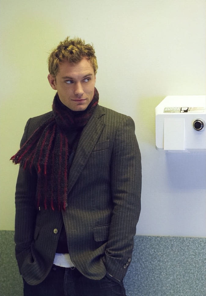 英国12岁男孩当爹的新闻,13岁当爹的英国小孩11年后现状